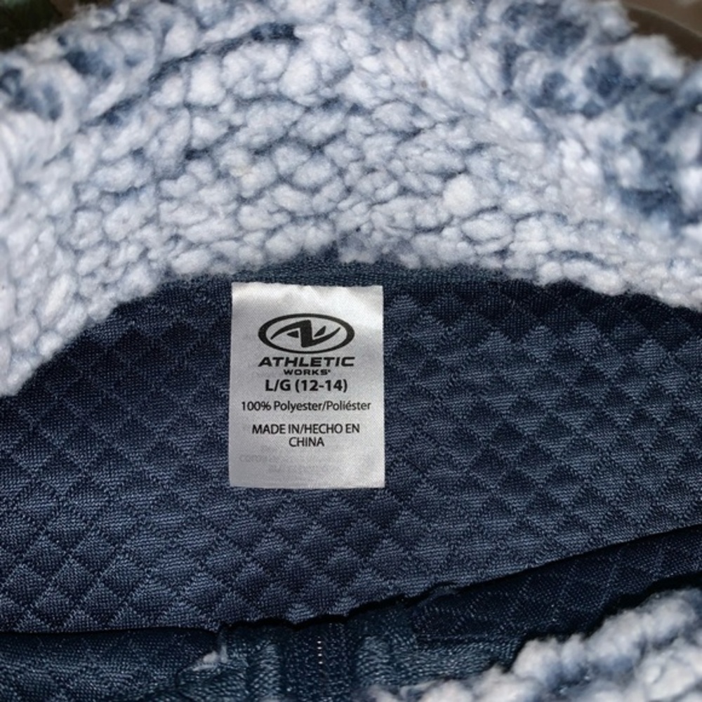 Athletic women’s pullover - Picture 2 of 2